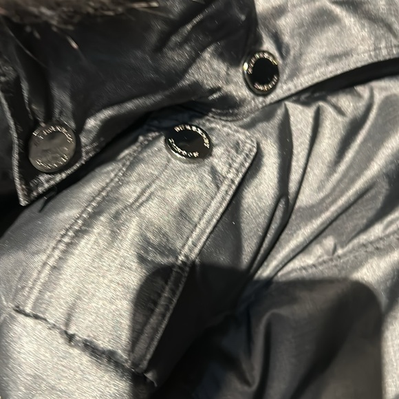 Burberry Black Abbeydale Down Puffer Coat
Small - Picture 13 of 16